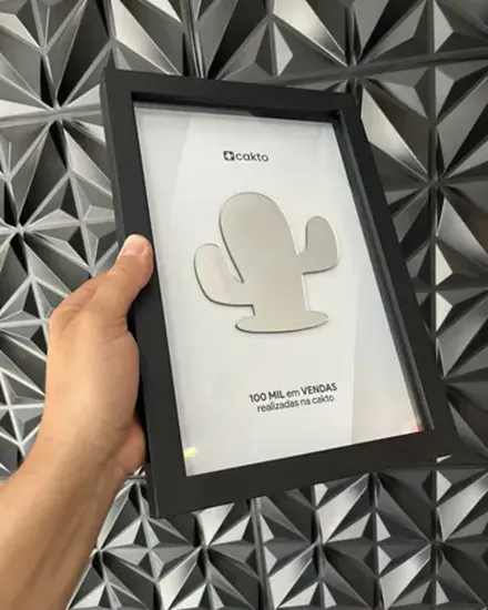 Placa Cakto 100 mil em vendas