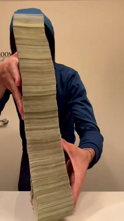 Vídeo de pilha de dinheiro para perfil dark